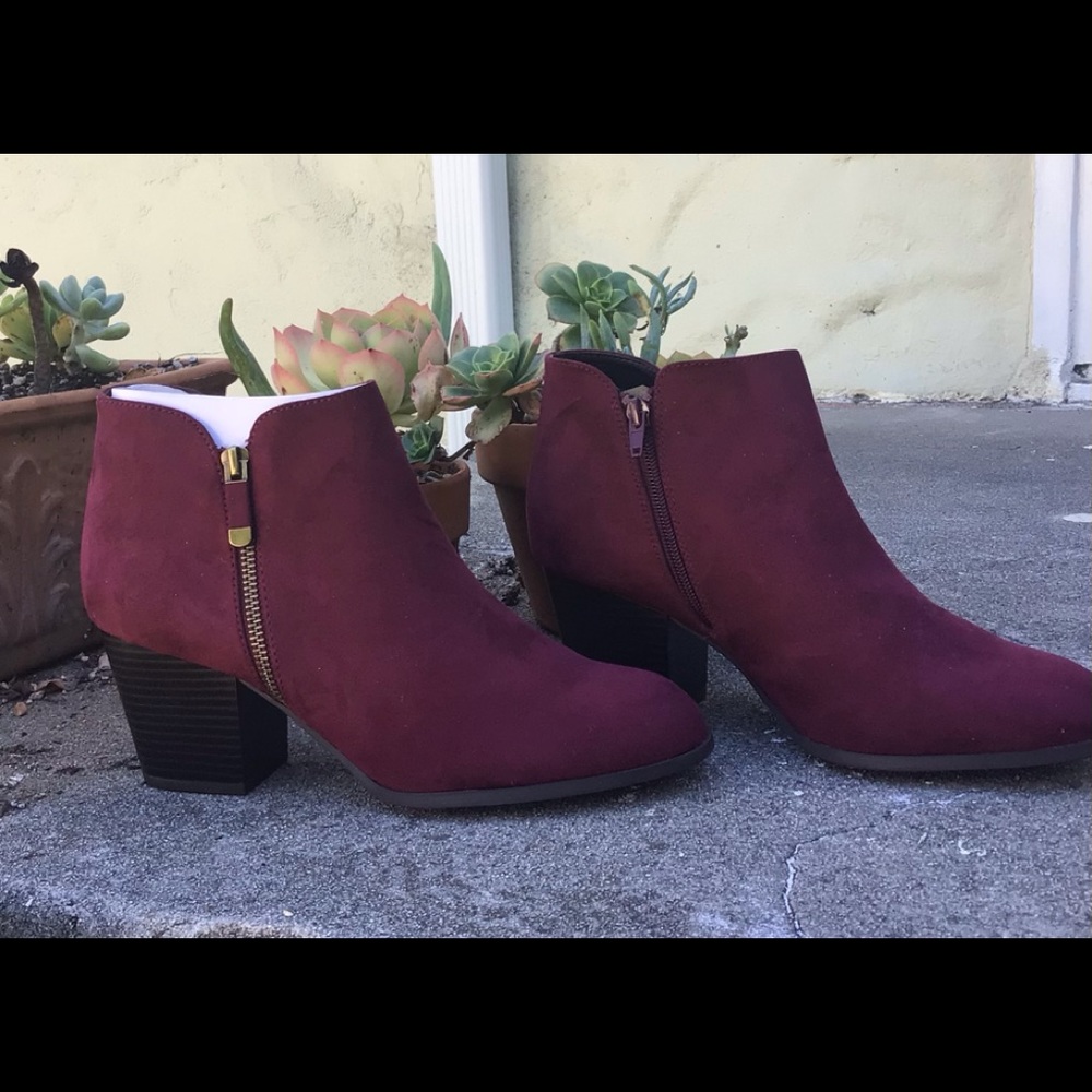 NEW!!  Style & Co. Maroon booties, size 9.5